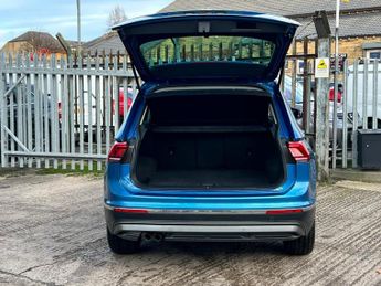 Volkswagen Tiguan SEL TDI BLUEMOTION TECHNOLOGY DSG