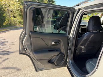 Jeep Renegade 1.3 GSE T4 11.4kWh Limited Auto 4xe Euro 6 (s/s) 5dr