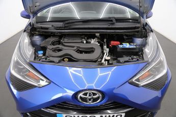 Toyota Aygo 1.0 VVT-i x-clusiv x-shift Euro 6 5dr (Safety Sense)