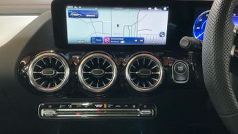 Mercedes-Benz EQA EQA 300 4Matic AMG Line Premium Plus Auto Electric 66 KWH PAN RO