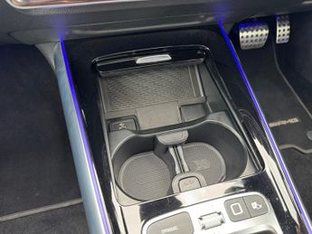 Mercedes-Benz EQA EQA 300 4Matic AMG Line Premium Plus Auto Electric 66 KWH PAN RO