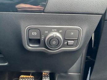 Mercedes-Benz EQA EQA 300 4Matic AMG Line Premium Plus Auto Electric 66 KWH PAN RO
