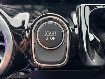 Mercedes-Benz EQA EQA 300 4Matic AMG Line Premium Plus Auto Electric 66 KWH PAN RO