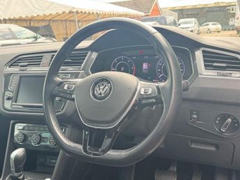 Volkswagen Tiguan 2.0 TDI BlueMotion Tech SEL SUV 5dr Diesel DSG 4Motion Euro 6 (s