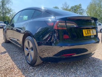 Tesla Model 3 Standard Range Plus Auto RWD 4dr