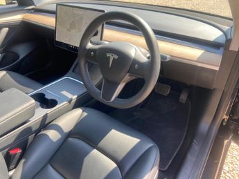 Tesla Model 3 Standard Range Plus Auto RWD 4dr