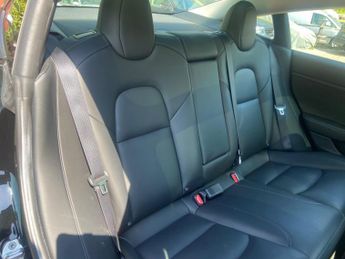 Tesla Model 3 Standard Range Plus Auto RWD 4dr