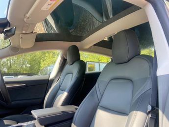 Tesla Model 3 Standard Range Plus Auto RWD 4dr