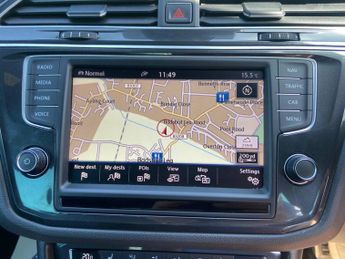 Volkswagen Tiguan 2.0 TDI BlueMotion Tech R-Line DSG 4Motion Euro 6 (s/s) 5dr