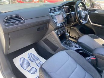Volkswagen Tiguan 2.0 TDI BlueMotion Tech R-Line DSG 4Motion Euro 6 (s/s) 5dr