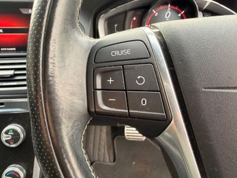 Volvo XC60 D4 R-DESIGN LUX NAV AWD