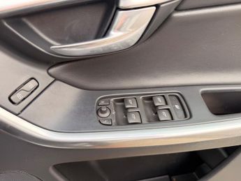 Volvo XC60 D4 R-DESIGN LUX NAV AWD