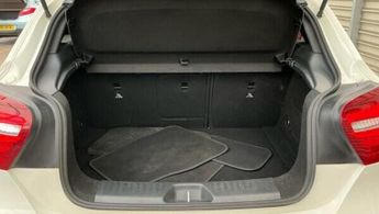 Mercedes-Benz A Class 2.1 A200d AMG Line (Premium) 7G-DCT Euro 6 (s/s) 5dr