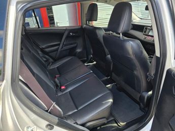 Toyota Rav 4 VVT-I INVINCIBLE Auto