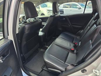 Toyota Rav 4 VVT-I INVINCIBLE Auto