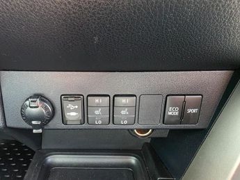 Toyota Rav 4 VVT-I INVINCIBLE Auto