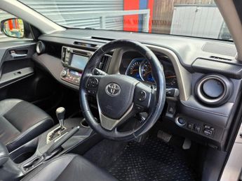 Toyota Rav 4 VVT-I INVINCIBLE Auto