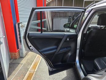 Toyota Rav 4 VVT-I INVINCIBLE Auto