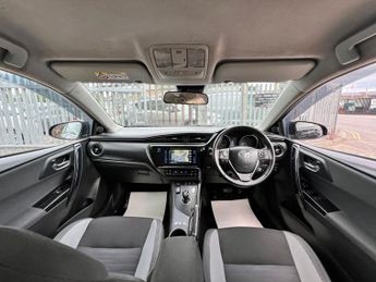 Toyota Auris VVTI BUSINESS EDITION TOURING SPORTS TSS