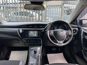 Toyota Auris VVTI BUSINESS EDITION TOURING SPORTS TSS