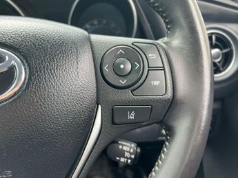 Toyota Auris VVTI BUSINESS EDITION TOURING SPORTS TSS