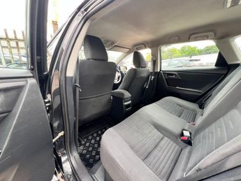 Toyota Auris VVTI BUSINESS EDITION TOURING SPORTS TSS