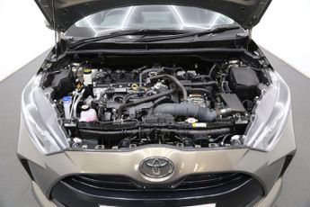Toyota Yaris 1.5 VVT-h Design E-CVT Euro 6 (s/s) 5dr