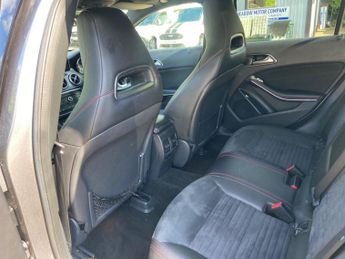 Mercedes-Benz GLA 2.1 GLA200d AMG Line (Premium Plus) 7G-DCT 4MATIC Euro 6 (s/s) 5