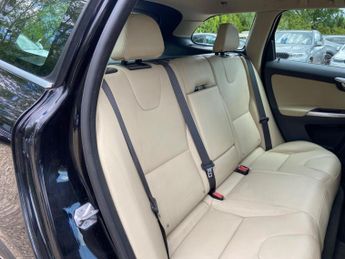 Volvo XC60 2.4 D5 SE Lux Nav Auto AWD Euro 6 (s/s) 5dr