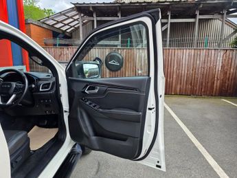 Isuzu D-Max V-CROSS DCB AUTO
