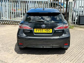 Lexus CT 200H SE
