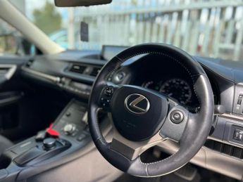 Lexus CT 200H SE