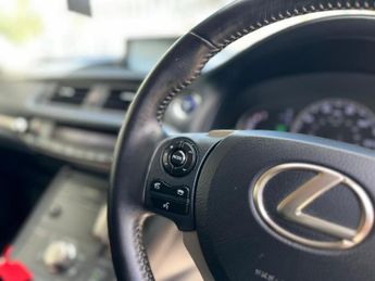 Lexus CT 200H SE