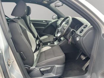 Volkswagen Tiguan 2.0 TDI BlueMotion Tech R-Line DSG 4WD Euro 5 (s/s) 5dr (Nav)