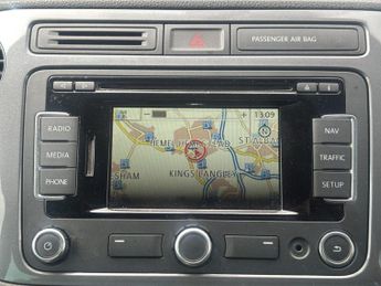 Volkswagen Tiguan 2.0 TDI BlueMotion Tech R-Line DSG 4WD Euro 5 (s/s) 5dr (Nav)
