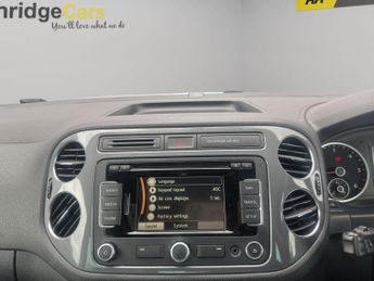 Volkswagen Tiguan 2.0 TDI BlueMotion Tech R-Line DSG 4WD Euro 5 (s/s) 5dr (Nav)