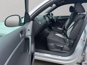 Volkswagen Tiguan 2.0 TDI BlueMotion Tech R-Line DSG 4WD Euro 5 (s/s) 5dr (Nav)