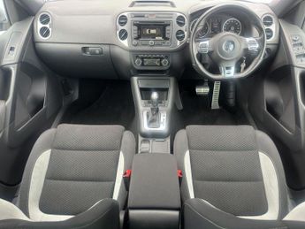 Volkswagen Tiguan 2.0 TDI BlueMotion Tech R-Line DSG 4WD Euro 5 (s/s) 5dr (Nav)