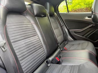 Mercedes-Benz GLA 2.1 GLA220d AMG Line (Premium Plus) 7G-DCT 4MATIC Euro 6 (s/s) 5