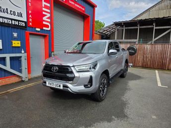 Toyota Hi Lux INVINCIBLE 4WD D-4D DCB AUTO