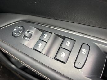 Peugeot 3008 2.0 BLUEHDI GT AUTOMATIC