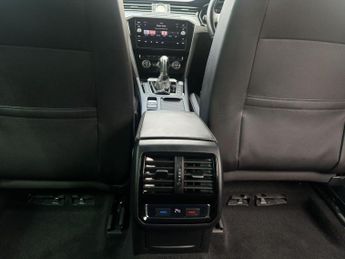 Volkswagen Passat 2.0 TDI EVO R-Line DSG Euro 6 (s/s) 5dr