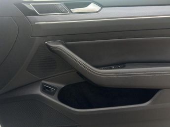 Volkswagen Passat 2.0 TDI EVO R-Line DSG Euro 6 (s/s) 5dr