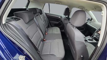 Volkswagen Golf SE NAVIGATION TSI EVO DSG