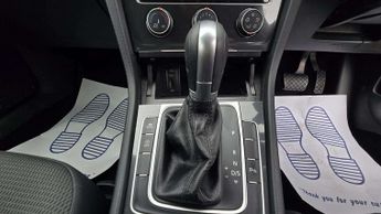 Volkswagen Golf SE NAVIGATION TSI EVO DSG