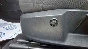 Volkswagen Golf SE NAVIGATION TSI EVO DSG