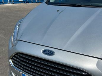 Ford Fiesta TITANIUM SAT NAV AUTOMATIC FULL FORD DEALER HISTORY £35 ROAD TAX