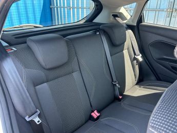 Ford Fiesta TITANIUM SAT NAV AUTOMATIC FULL FORD DEALER HISTORY £35 ROAD TAX