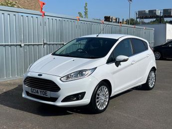 Ford Fiesta TITANIUM £20 ROAD TAX IDEAL FIRST CAR