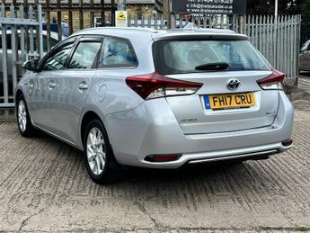 Toyota Auris VVT-I ICON TOURING SPORTS TSS
